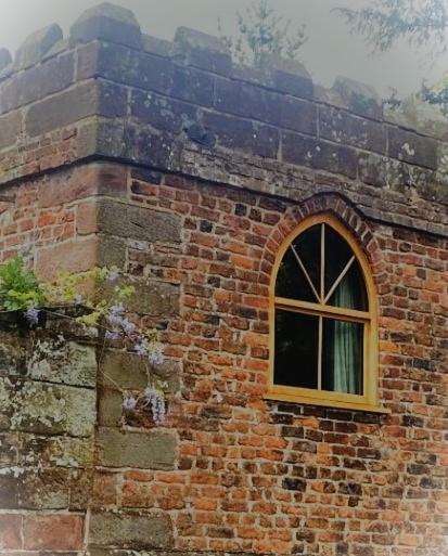 Stay In A Castle! Unique & Luxurious Historical Apartment, Self Contained, Free Parking & Wi-Fi Chester Exterior foto